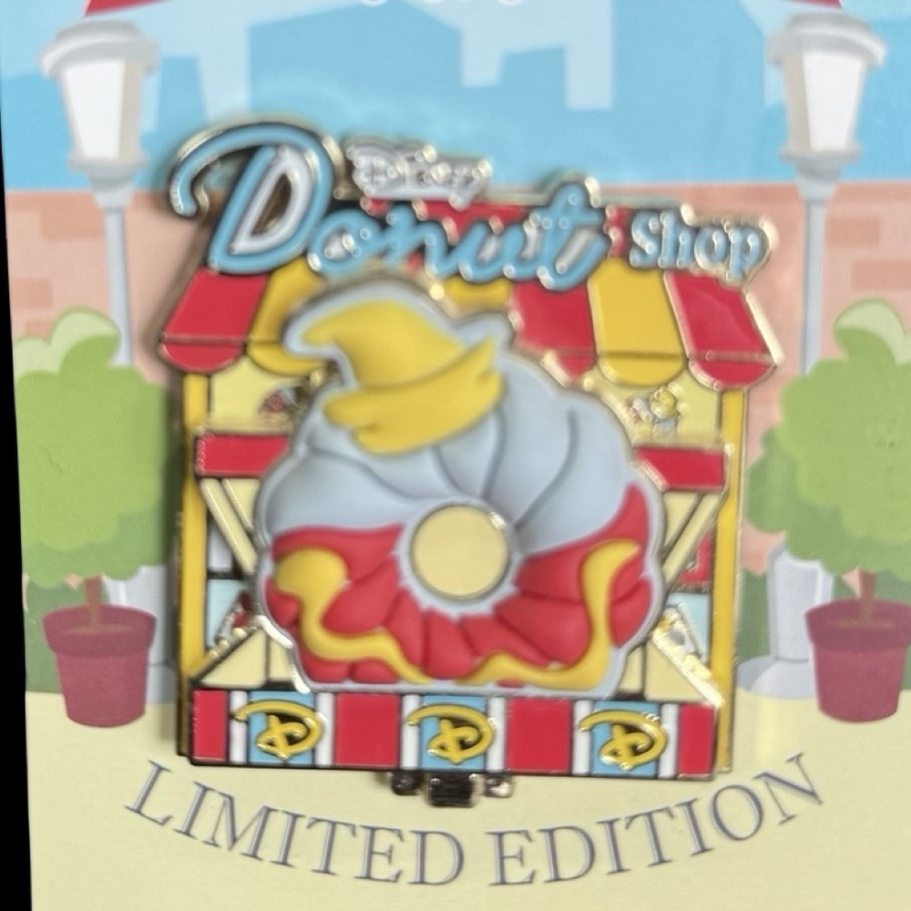 Disney Donut Shop Pin Dumbo Flying Elephant Opening 2018 Pin LE 3000 - Picture 2 of 9